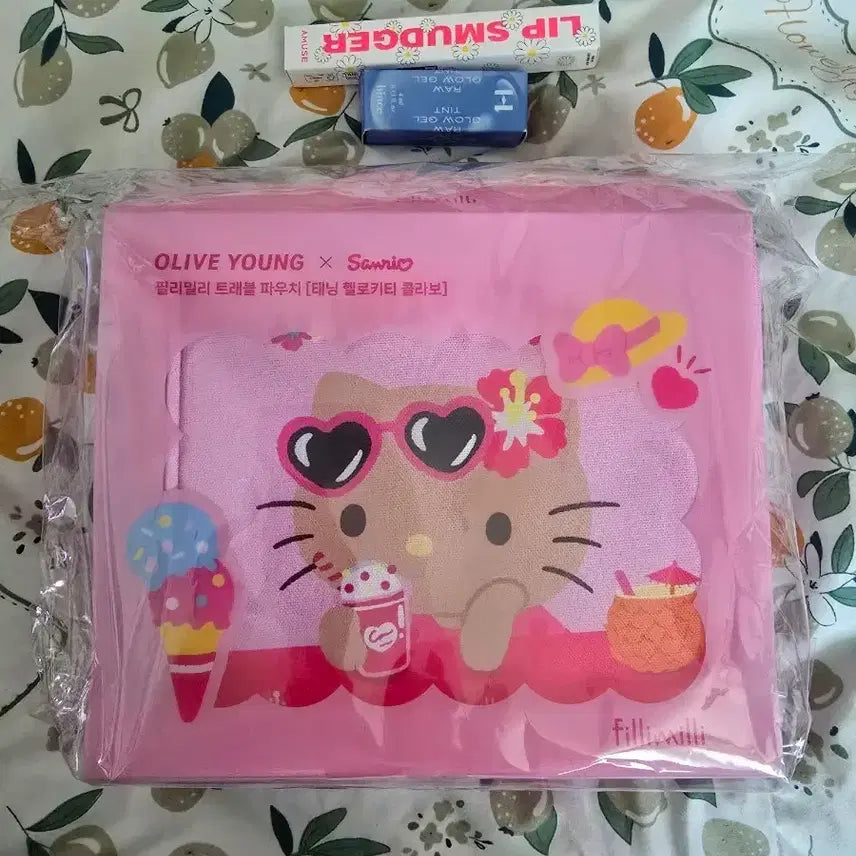 [BUNJANG] Olive Young Fillymilly Travel Pouch Hello Kitty Collaboration (Sealed) / 올리브영 (미개봉)필리밀리 트래블 파우치 태닝 헬로키티 콜라보 정품(화장품 덤으로 드려요)