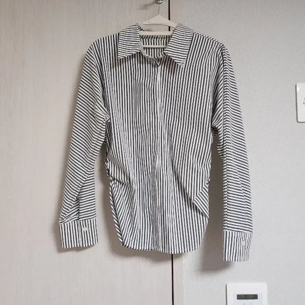 [BUNJANG] Vertical Stripe Shirring Shirt / 세로 스트라이프 옆셔링 셔츠.블랙/그린(색상택).새상품