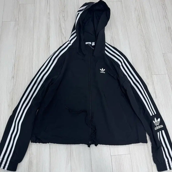 [BUNJANG] Adidas Windbreaker Jacket / 아디다스 바람막이 판매합니다