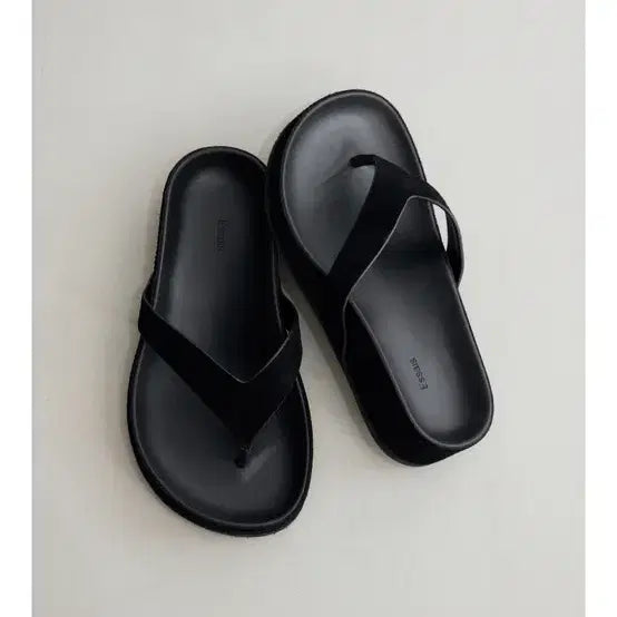 [BUNJANG] ESSE KIT Black Sandals 245 / 에쎄스 키트 블랙샌들 245
