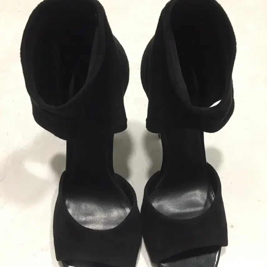 [BUNJANG] Steve Madden Black Suede Open-Toe Ankle Cuff Sandals / 스티브매든 블랙 스웨이드 힐 230