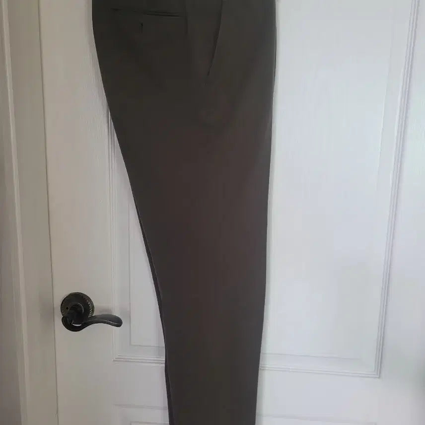 [BUNJANG] Uniqlo Kando Pants Khaki 82cm / 유니클로 감탄팬츠 82cm 카키