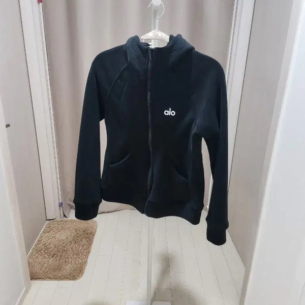 [BUNJANG] ALO Hooded Zip-Up Black / 알로 후드집업 블랙.새상품