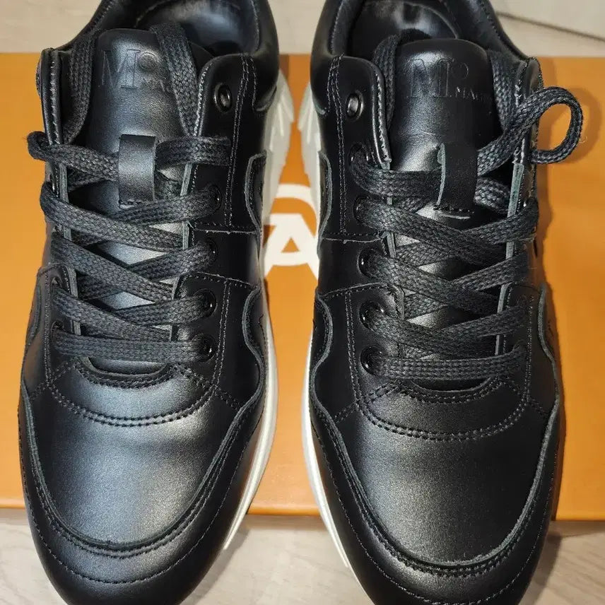 [BUNJANG] MAGPIE Leather Sneakers / MAGPIE 가죽 스니커즈  세상품 235