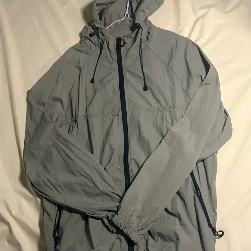 [BUNJANG] Khaki Windbreaker Jacket / 카키색 바람막이