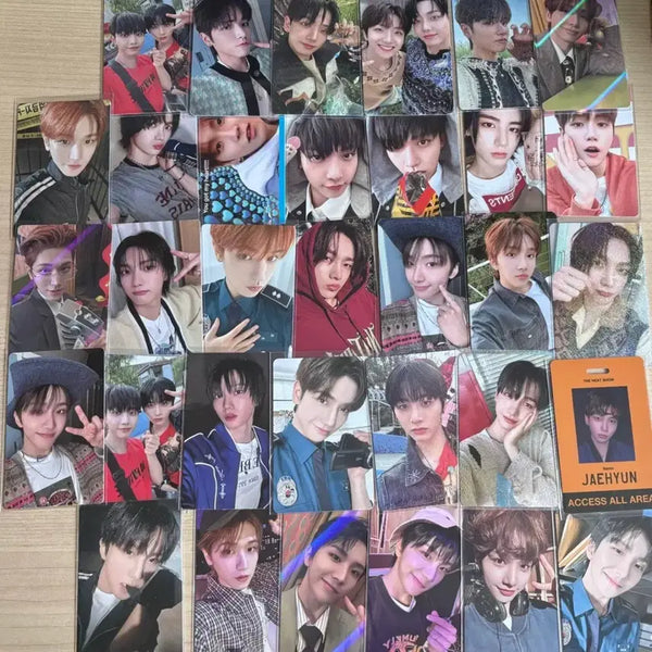 [BUNJANG] BOYNEXTDOOR Trading Cards, Photocards, Merchandise Bundle / 급처)보이넥스트도어 보넥도 포카 인형 생카굿즈 멤버십증사 시즌그리팅 일괄 처분양도태산운학이한성호명재현리우굿즈쁘넥도원도어트레이딩카드탈덕처분