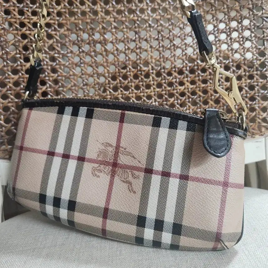 [BUNJANG] Burberry Check Shoulder Bag / 버버리 체크 숄더백
