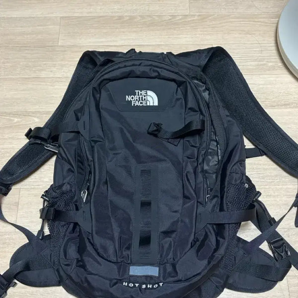 [BUNJANG] The North Face Hot Shot Backpack Black / 노스페이스 핫샷 백팩 블랙