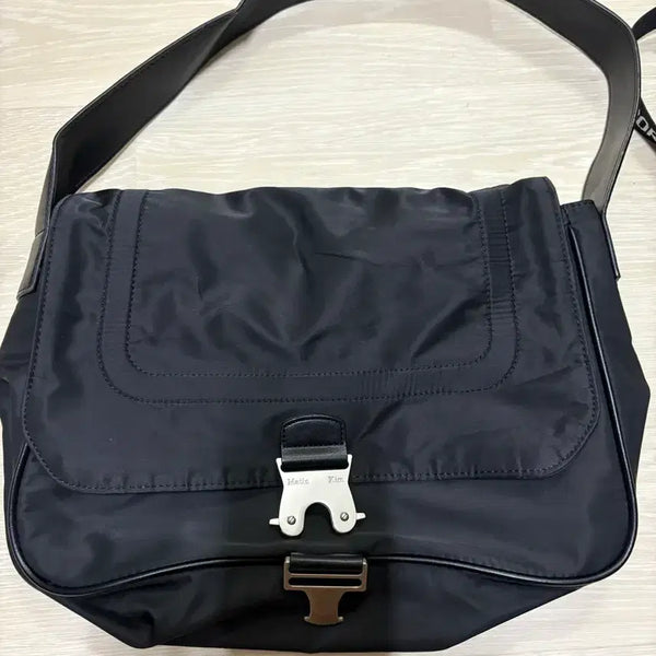 [BUNJANG] Matinkim Nylon Buckle Shoulder Bag Black / 마뗑킴 나일론 버클 숄더백