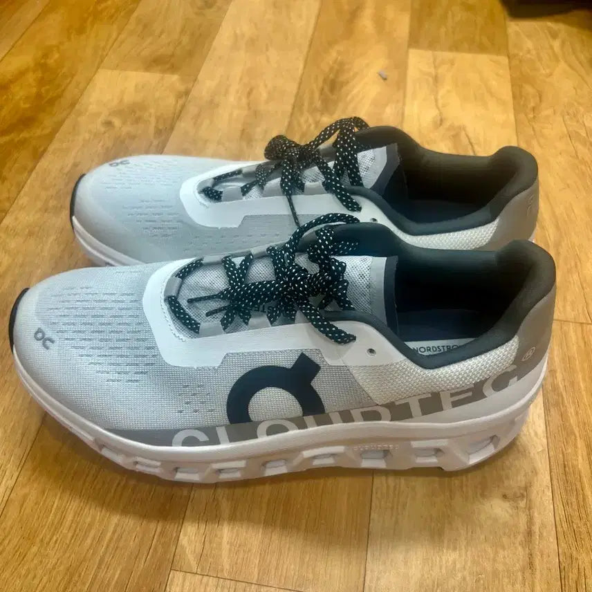 [BUNJANG] On Running Cloudmonster 2 Running Shoes White 285 / (새 상품)온 러닝화 클라우드몬스터 2 화이트 신발 285