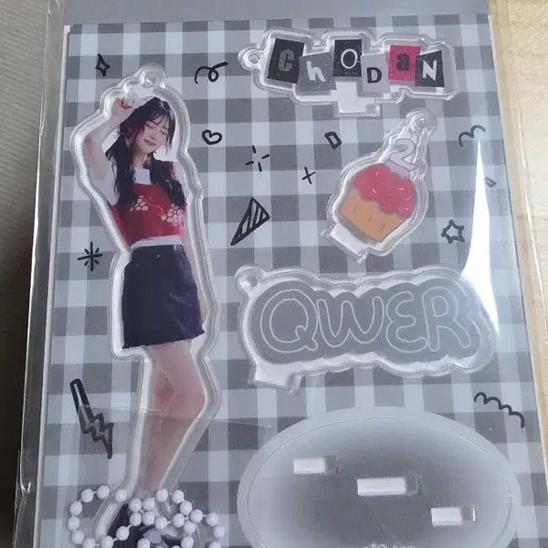 [BUNJANG] QWER Born 2 Rock CHODAN Acrylic Stand / Born 2 Rock 아크릴 스탠드 CHODAN