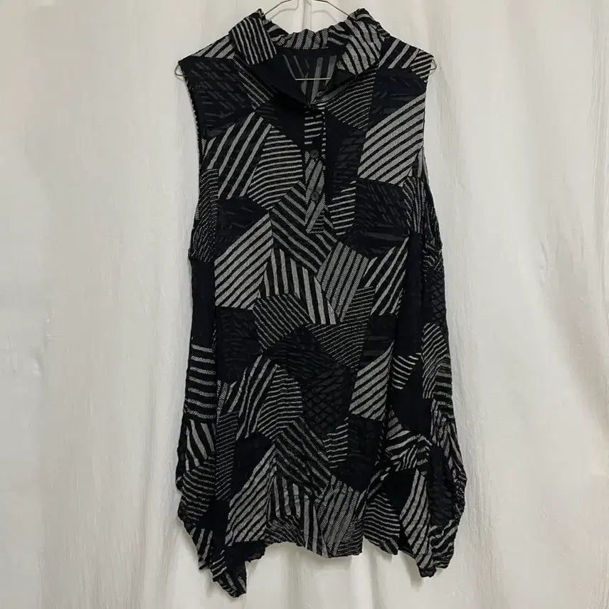[BUNJANG] Sheer Geometric Pattern Blouse / 시어 기하학 패턴 셔츠 블라우스