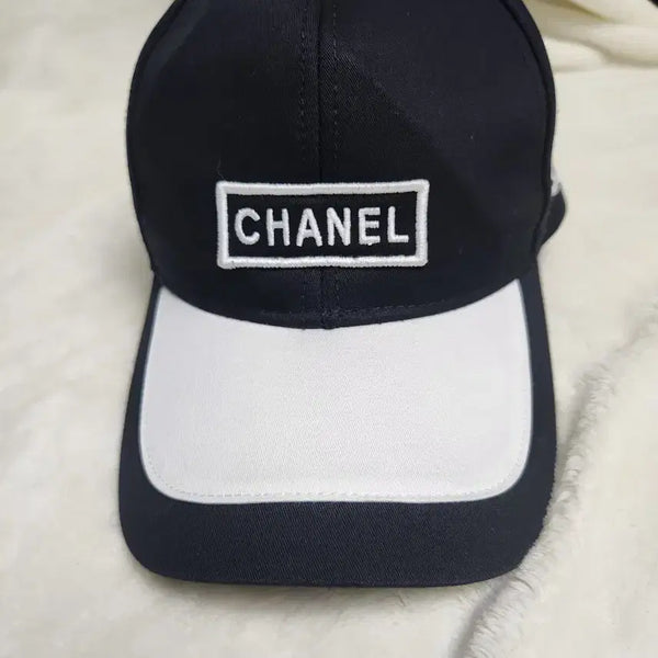 [BUNJANG] Chanel Ball Cap Black White / 샤넬 볼캡 블랙 화이트