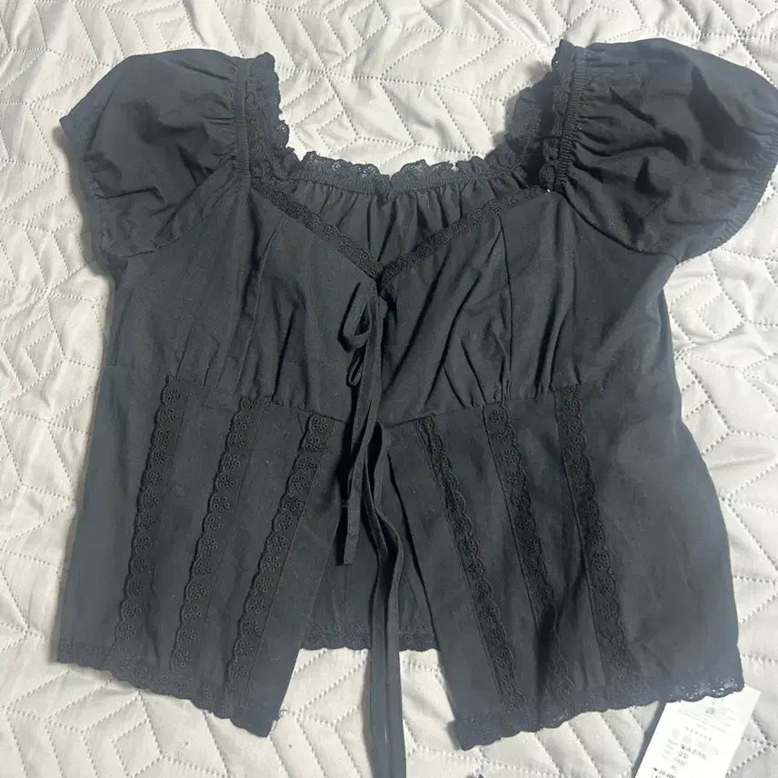 [BUNJANG] Loop Black Frill Blouse FREE / 루프-블랙 프릴 블라우스 FREE