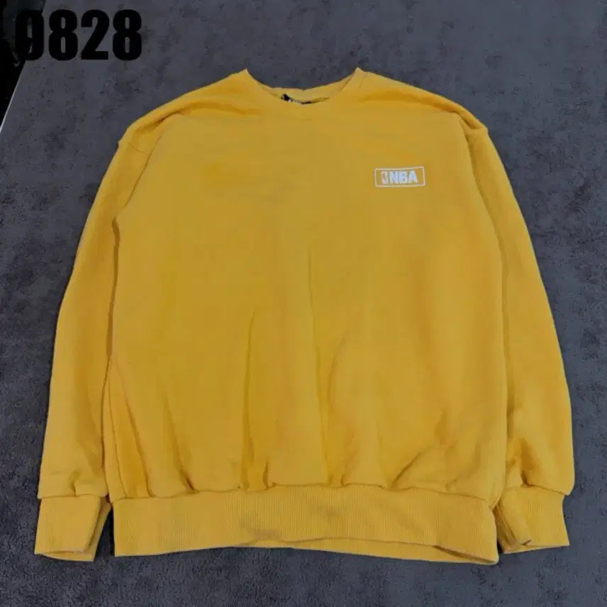 [BUNJANG] NBA Yellow Sweatshirt (M) / NBA 맨투맨 옐로우 m
