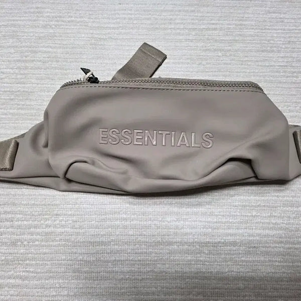 [BUNJANG] Fear of God Beige Hip Bag / 세련된 피오갓 베이지 힙색