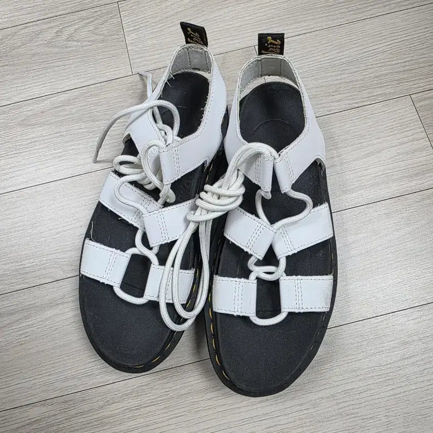 [BUNJANG] Dr. Martens Natilla Sandal White / 닥터마틴 나틸라 샌들 화이트 색상