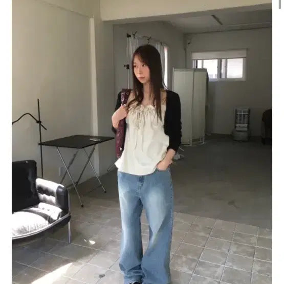 [BUNJANG] Frill Sleeveless Top / 프릴 나시