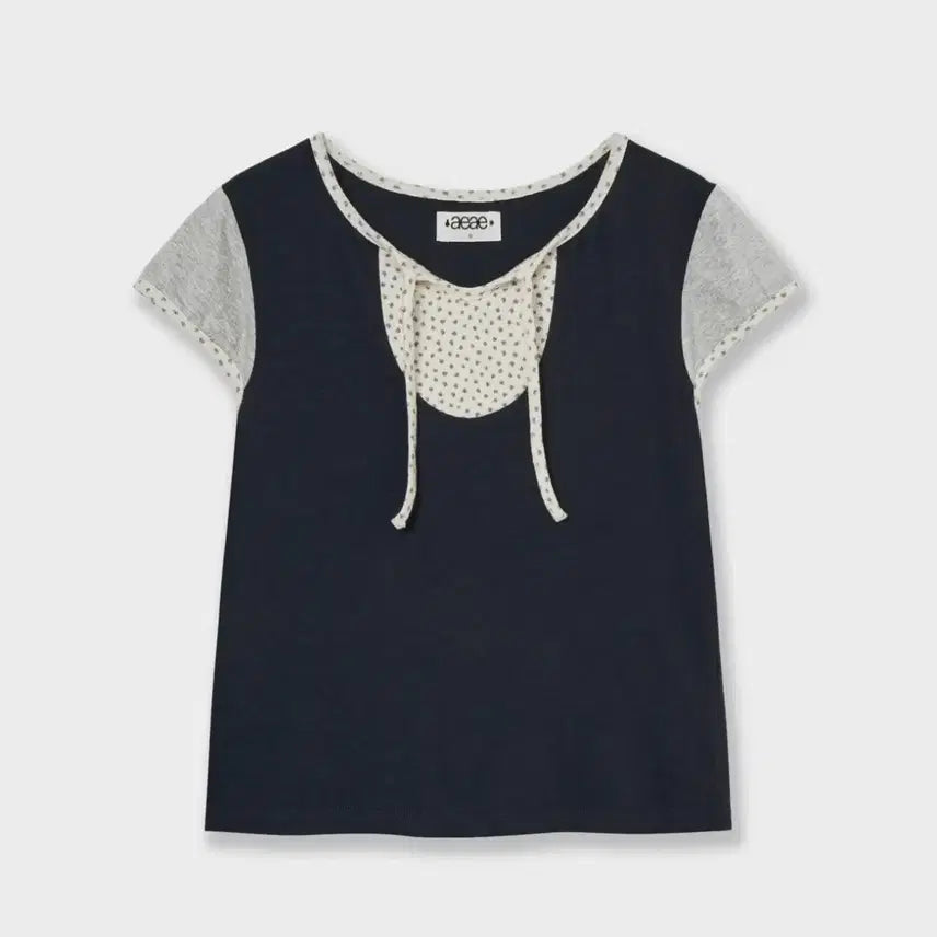 [BUNJANG] Aeiou Flower Block Tee [Navy] / 에이이에이이 티셔츠 FLOWER BLOCK TEE [NAVY]