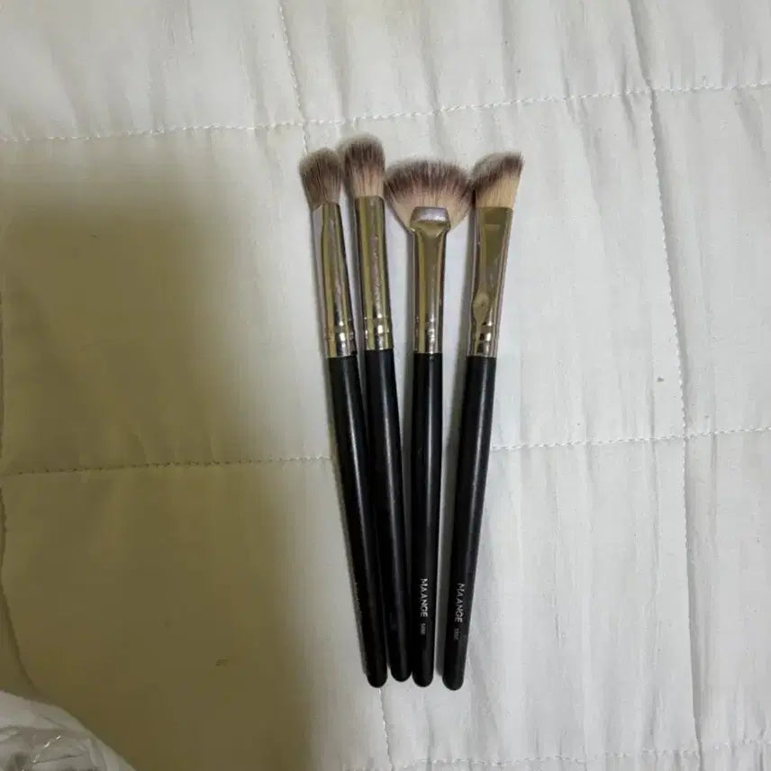 [BUNJANG] Makeup Brush Set (4 Pieces) / 메이크업 브러쉬 4종세트