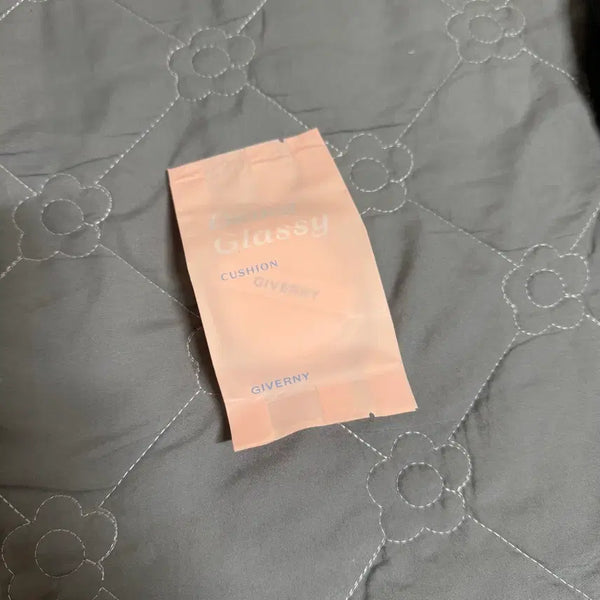 [BUNJANG] Givenchy Dewey Glossy Cushion Refill Mini Cushion Light Beige 21N / 지베르니 듀이 글래시 쿠션 리필 광채쿠션 미니쿠션 라이트 베이지 21N