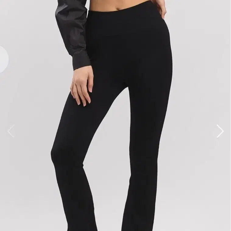 [BUNJANG] ItZone Black Flare Pants / 잇존 블랙 플레어 팬츠
