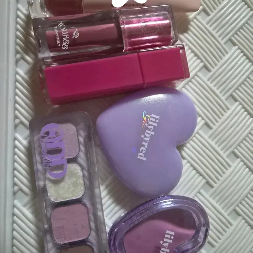 [BUNJANG] Lilyvory & Tonymoly Makeup Bundle / 여쿨 겨쿨 화장품 팝니다. 릴바레,토니모리