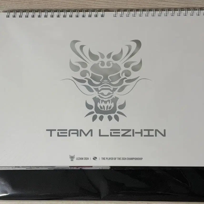 [BUNJANG] Team Rezin 2024 Season's Greetings Calendar / 2024 팀레진 시그 달력