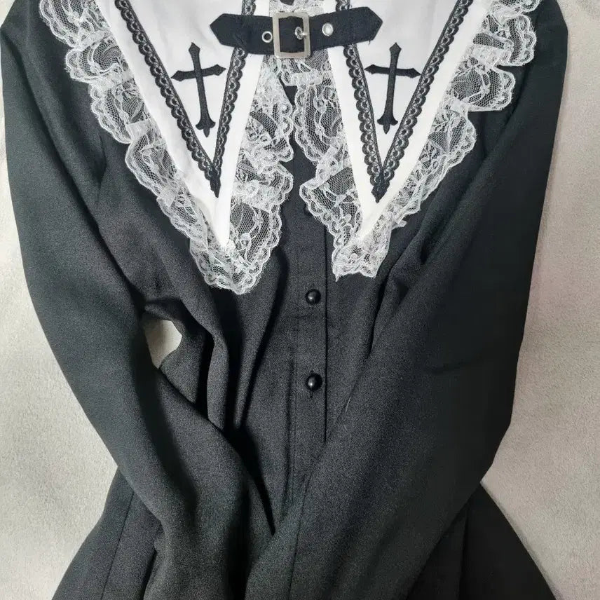 [BUNJANG] Ma*rs Cross Frill Blouse / 마즈 Ma*rs 십자가 프릴 블라우스