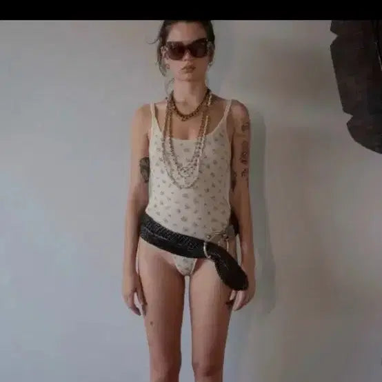 [BUNJANG] Sculptor Flower Bodysuit / 스컬프터 플라워 바디수트