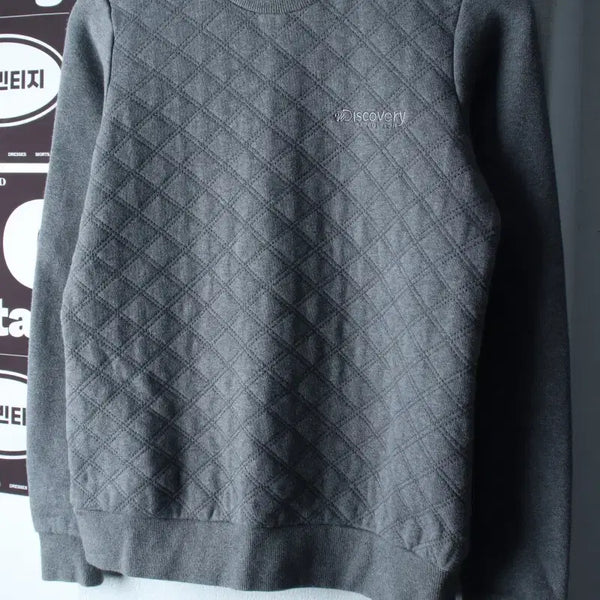 [BUNJANG] Discovery Quilted Sweatshirt Grey / (S) 디스커버리 맨투맨 티셔츠 퀄팅 그레이 유니크-H38238
