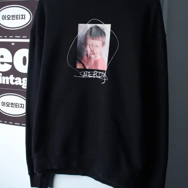 [BUNJANG] NERDY Black Old School Printing Sweatshirt / (M-L) 널디 맨투맨 티셔츠 프린팅 블랙 올드스쿨-H38261