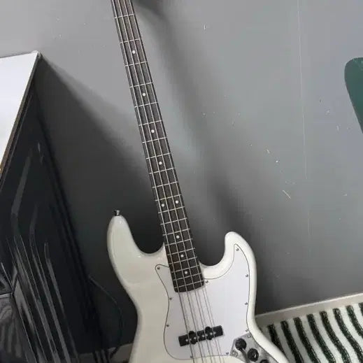 [BUNJANG] Swing Jazz King Bass Guitar with Amplifier / 스윙 재즈킹 베이스 기타(앰프포함)