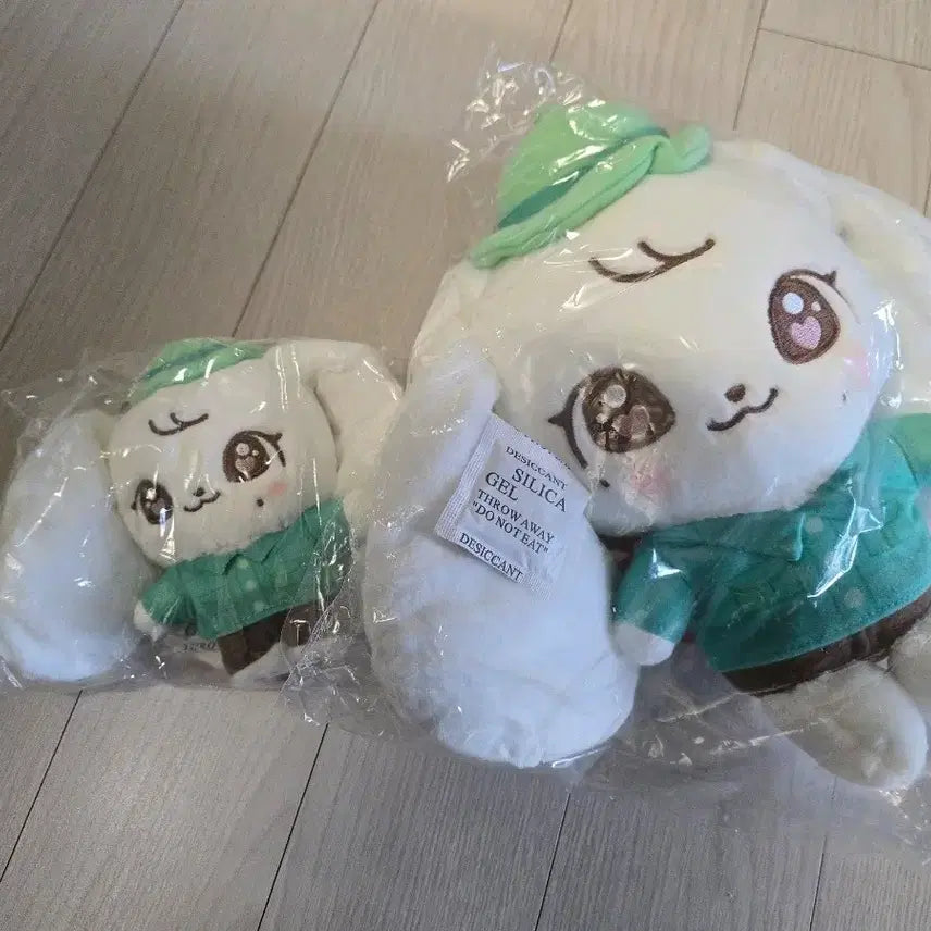 [BUNJANG] IVE Everland Cherry Plush Wonyoung Bundle Set / 아이브 에버랜드 체리 인형 일괄 양도합니다 플러시 장원영