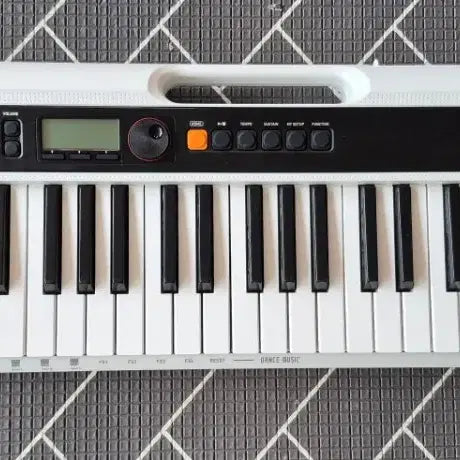 [BUNJANG] Casio 61-Key Keyboard CT-S200 / 카시오 61건반 키보드