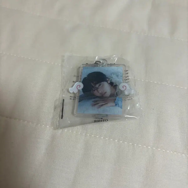 [BUNJANG] NCT WISH OTTOSEVEN Ricoh Eros Version Keyring / 엔시티위시 오드투러브 세븐일레븐 리쿠 키링 에로스 버전
