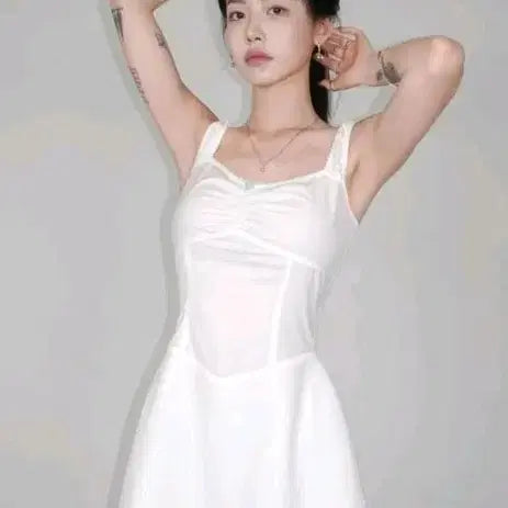 [BUNJANG] Fayeye Rose Shirring Dress White Size 2 / 유일매물) 페일제이드 로즈 셔링원피스 화이트 2