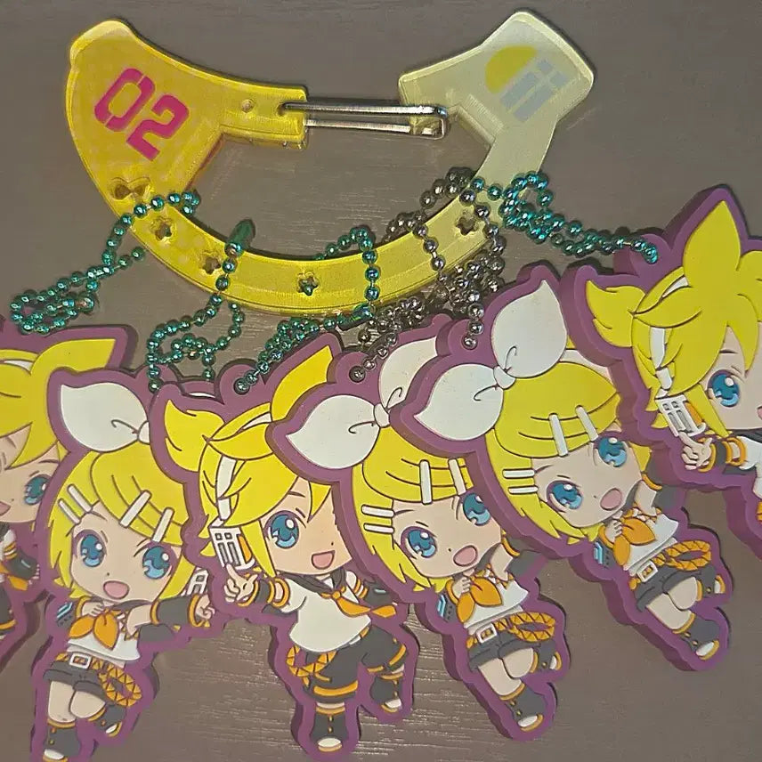 [BUNJANG] Kagamine RinLen Carabiner Rubber Strap Keychain / 카가미네 린렌 카라비너 러버스트랩 키링