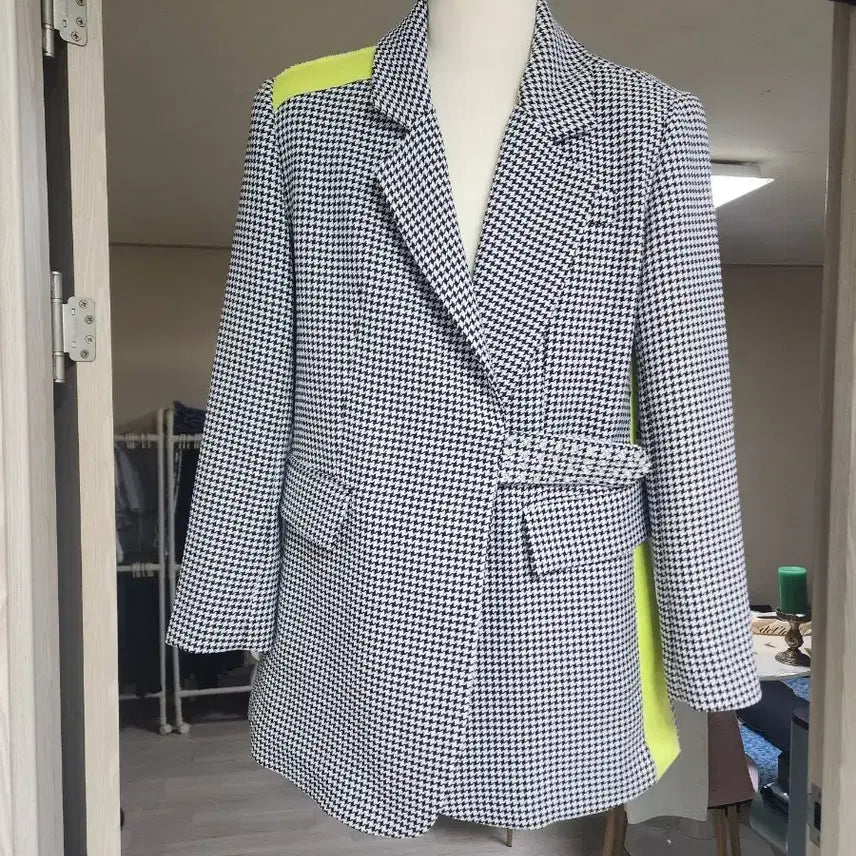 [BUNJANG] Houndstooth Check Jacket with Fluorescent Point Detail / 하운드투스 체크 자켓 (형광 포인트)