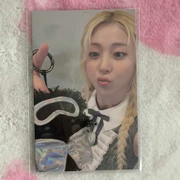 [BUNJANG] LE SSERAFIM Eunchae Photocard / 르세라핌 팝업 5만원 윤진 포토카드