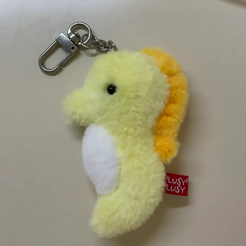 [BUNJANG] Fluffy Seahorse Plush Keychain Charm / 플러피 해마 바다동물 인형 키링 키홀더 열쇠고리