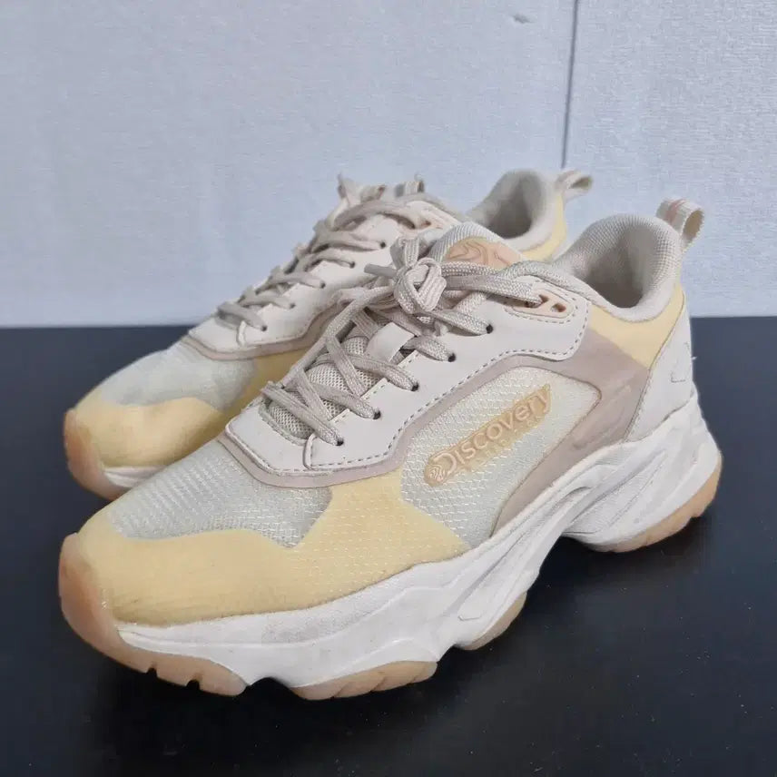 [BUNJANG] Discovery Expedition Flex Sneakers (235) / 디스커버리 익스페디션 플렉스 운동화(235)