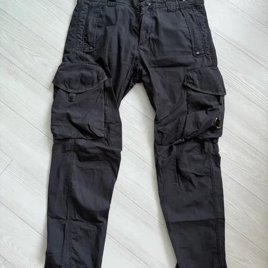 [BUNJANG] CP Company Goggle Cargo Pants Black / CP컴퍼니 고글 카고 팬츠 블랙
