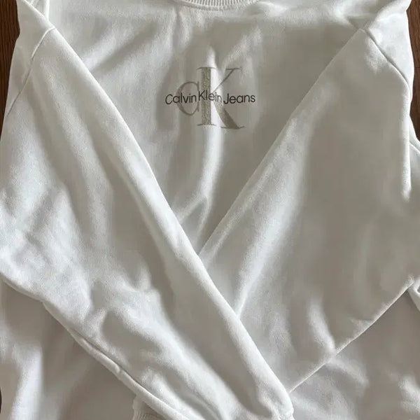 [BUNJANG] Calvin Klein Jeans Sweatshirt White / 캘빈클라인진스 맨투맨 화이트