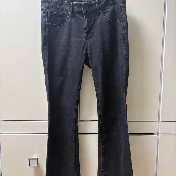 [BUNJANG] Guess Black Bootcut Denim Jeans / 게스 검정부츠컷 데님