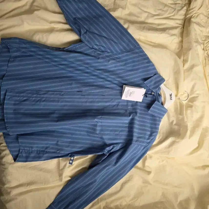 [BUNJANG] Grove Women's Blue Stripe Shirt / 그로브 여성용 블루 스트라이프 셔츠