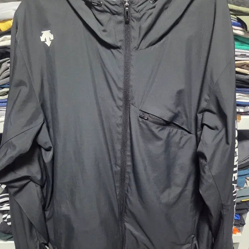 [BUNJANG] Descente Hooded Windbreaker Zip-up Black Size 100 / 데상트 바람막이 후드 집업 블랙100