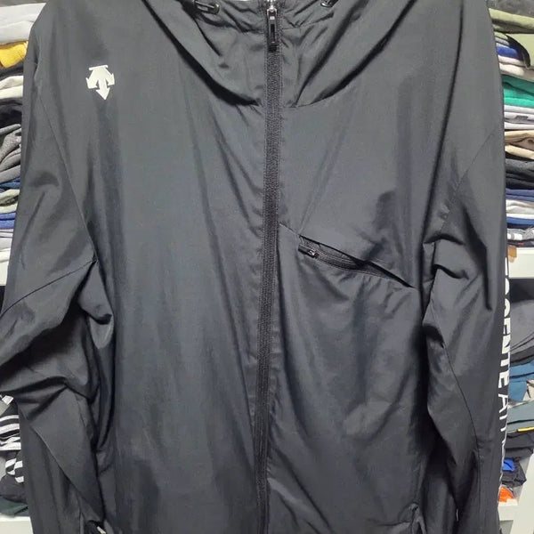 [BUNJANG] Descente Hooded Windbreaker Zip-up Black Size 100 / 데상트 바람막이 후드 집업 블랙100