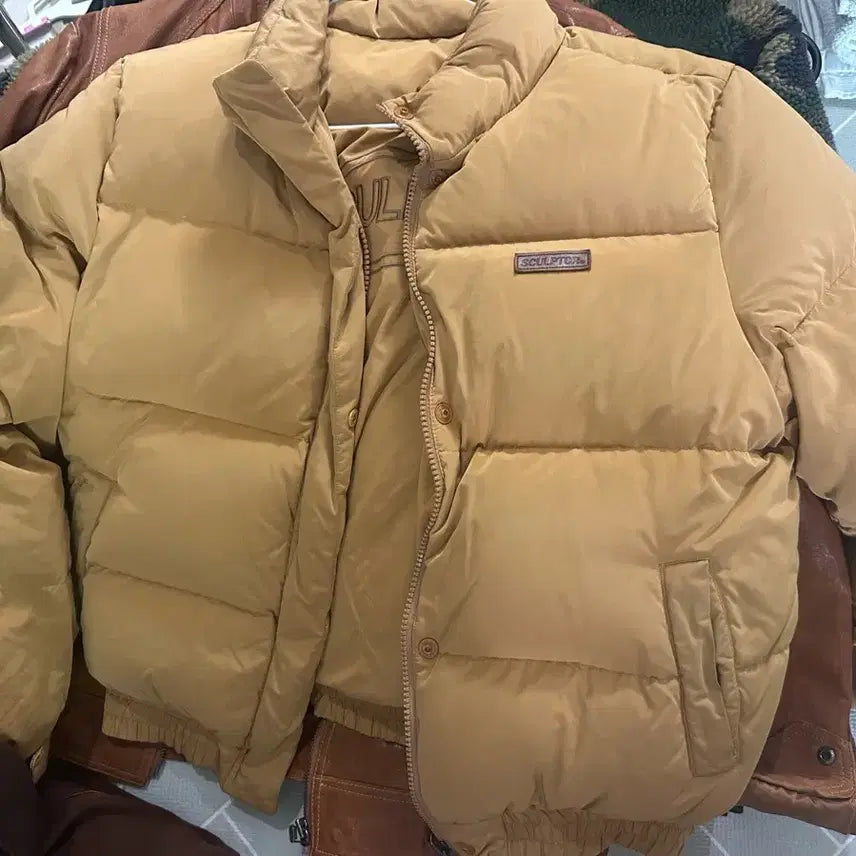 [BUNJANG] Sculptor Camel Reversible Short Padded Jacket / 스컬프터 카멜 리버시블 숏패딩