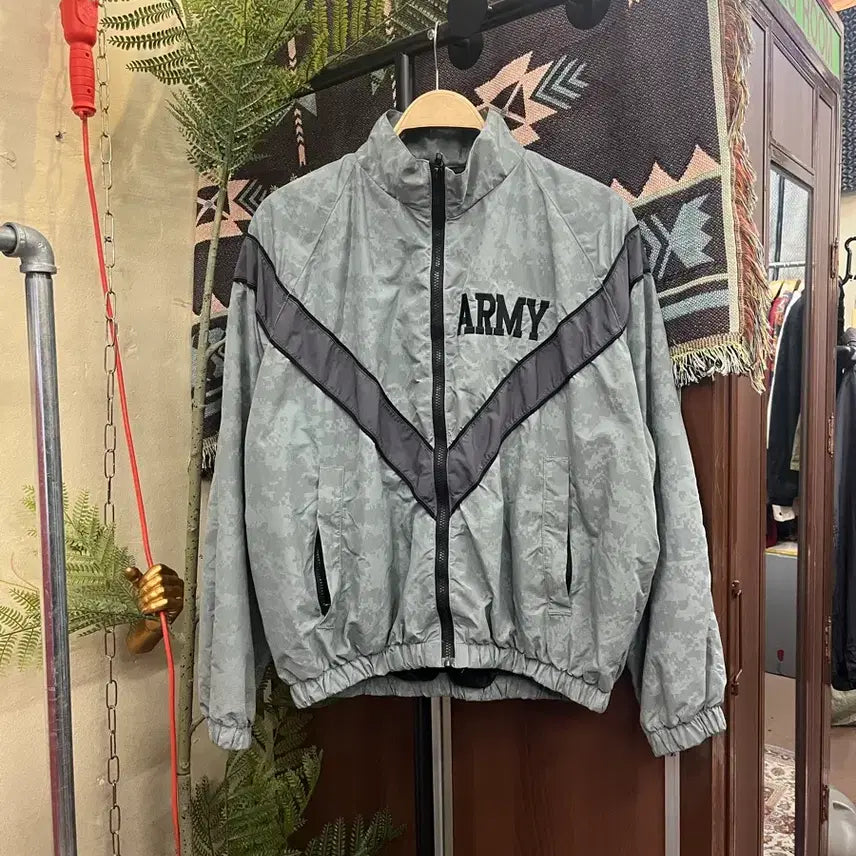 [BUNJANG] U.S. Army 2nd Gen Digital Training Jacket / U.S Army 2세대 디지털 트레이닝 자켓 #csz0447